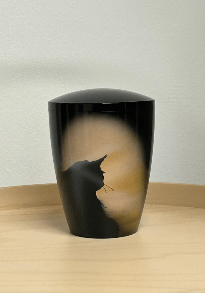 Beispielurne der Tierbestattung Fell und Flügel.